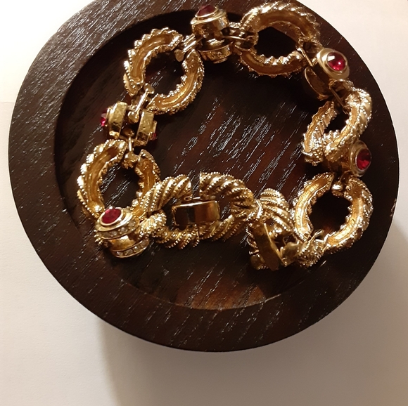 JBK Jacqueline Kennedy Camrose and Kross Red Rhinestone Rope Link Bracelet - Picture 9 of 10